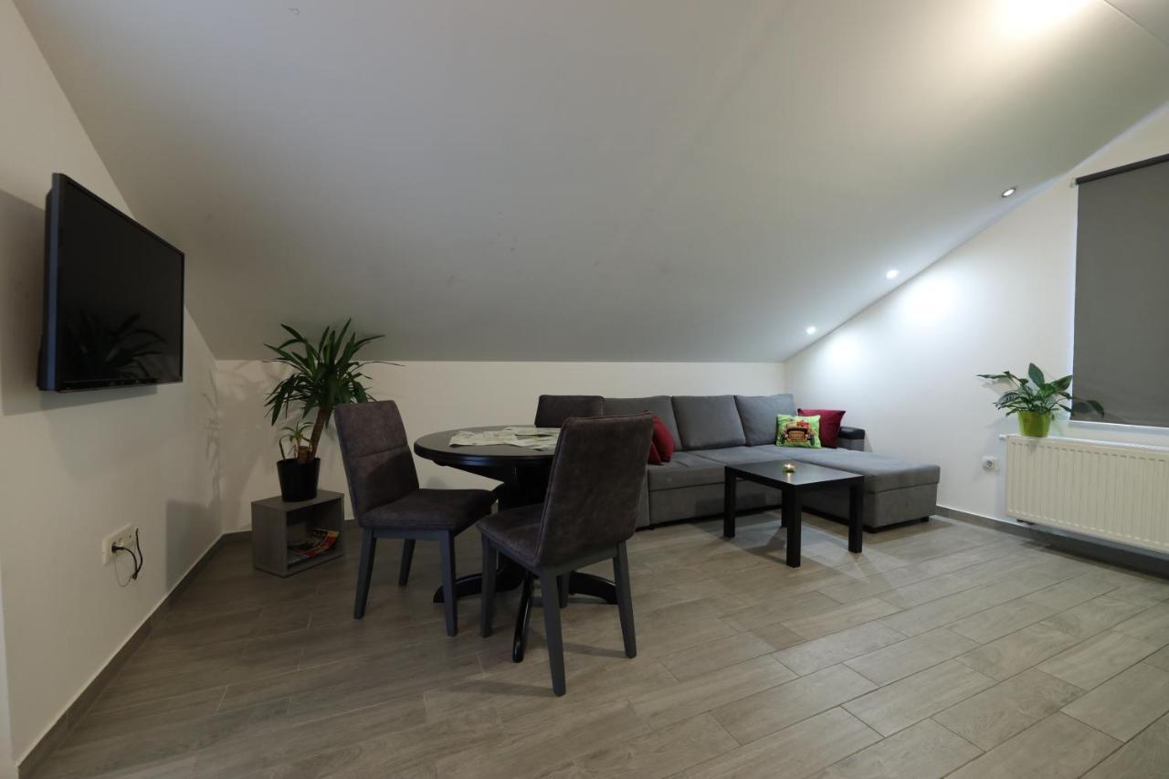 Apartment Cvjetna ริเยกา ภายนอก รูปภาพ